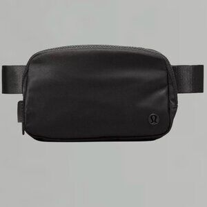 Lululemon Everywhere Belt bag 1L